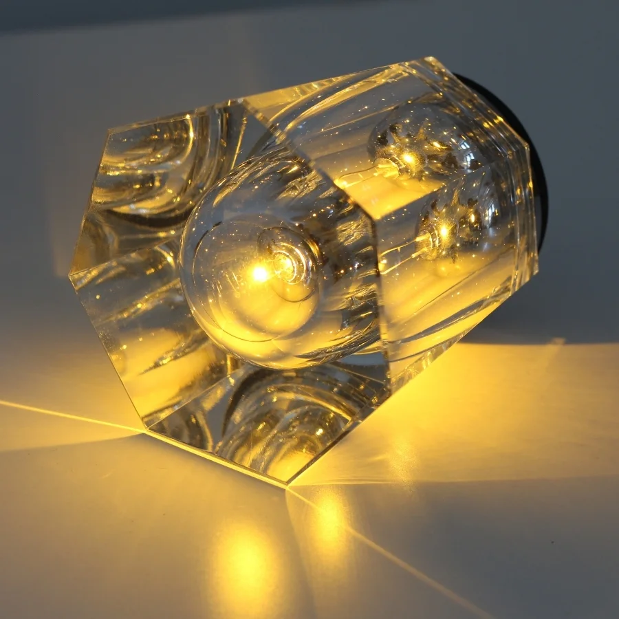 Đèn Bàn Trang Trí Quán Bar, Nhà Hàng HUTA Light For Life Mã PLCOC