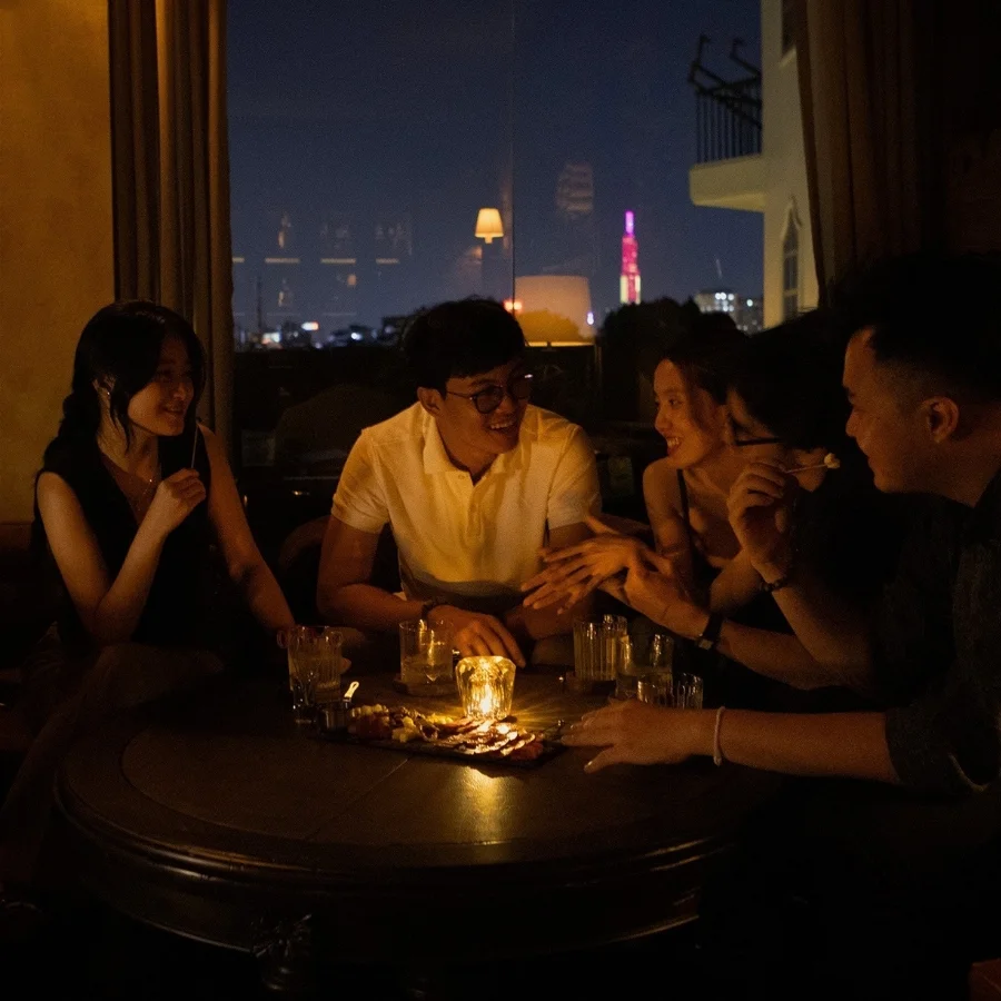 Đèn Bàn Trang Trí Quán Bar, Nhà Hàng HUTA Light For Life Mã PLCOC