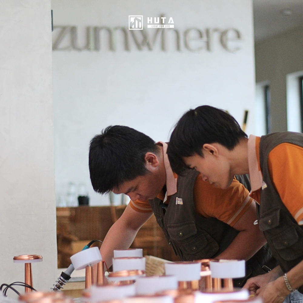 HUTA x Zumwhere - Giải pháp đèn bàn Horeca cho không gian Izakaya hiện đại