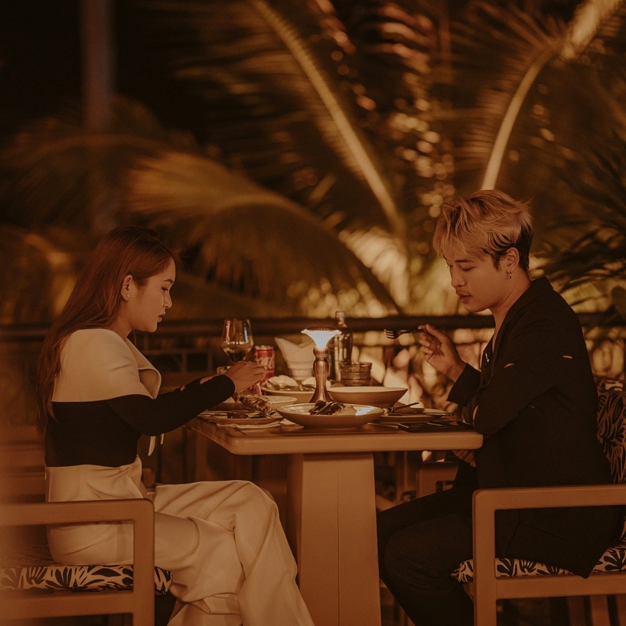 Đèn Bàn Quán Bar HUTA Light For Life Mã RESCUP