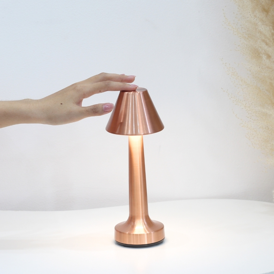 Đèn Bàn Quán Bar HUTA Light For Life Mã RESNONCUT