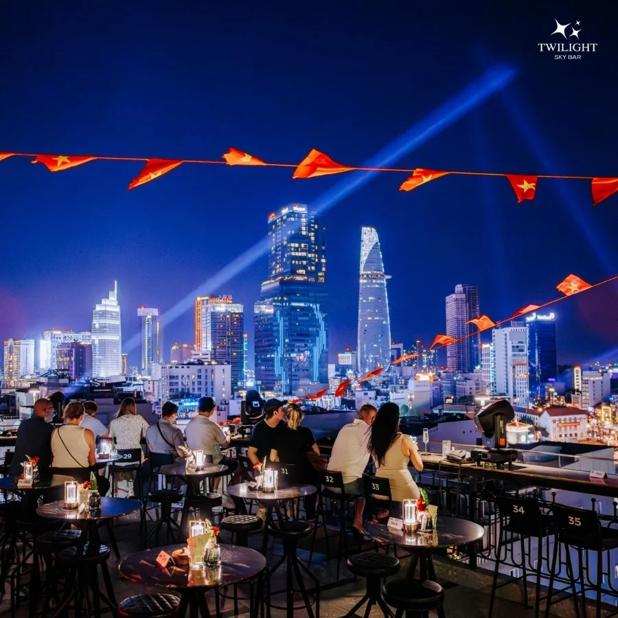 Đèn Bàn Quán Bar, Nhà Hàng HUTA Light For Life Mã RESNEN