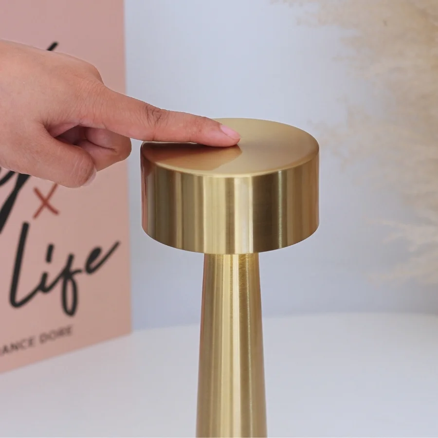 Đèn Bàn Quán Bar, Nhà Hàng Trang Trí HUTA Light For Life Mã RESTRU