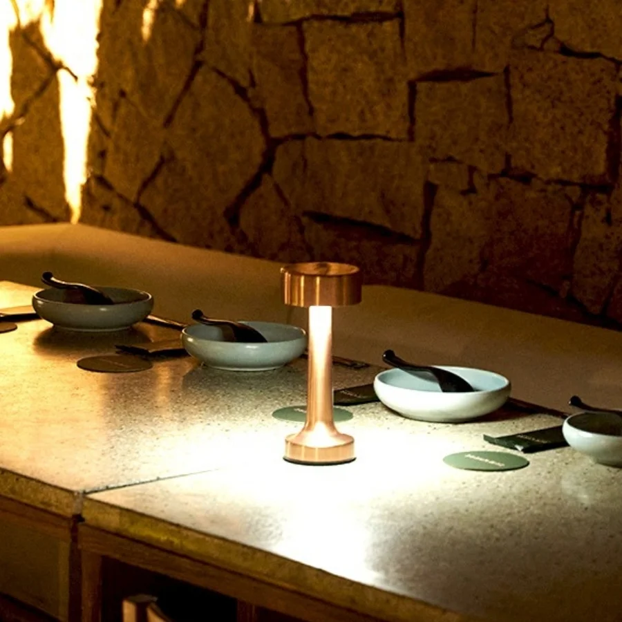 Đèn Bàn Quán Bar, Nhà Hàng Trang Trí HUTA Light For Life Mã RESTRU