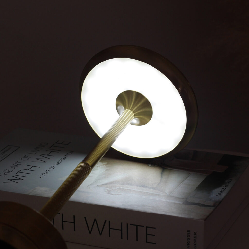 Đèn Bàn Trang Trí Nhà Hàng HUTA Light For Life Mã AL4