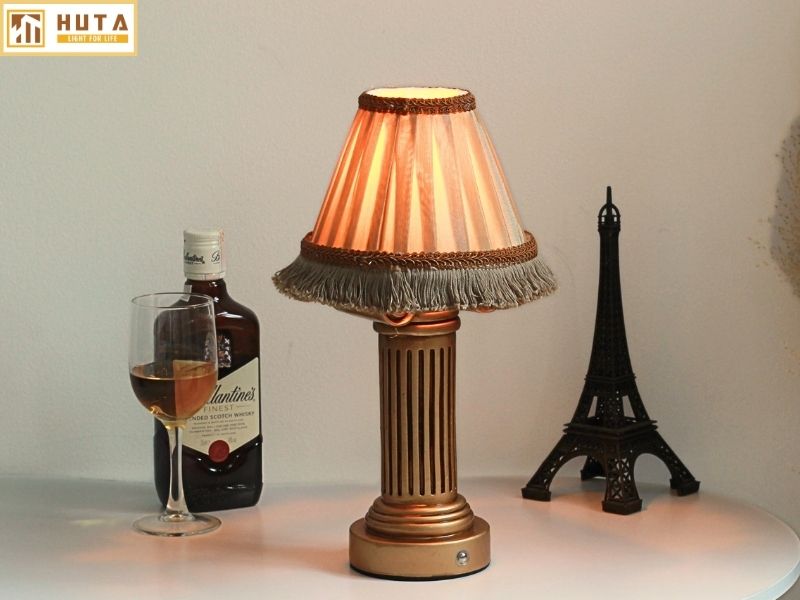 Đèn trang trí bàn ăn mã CODIEN có ưu điểm gì mà các quán tin dùng