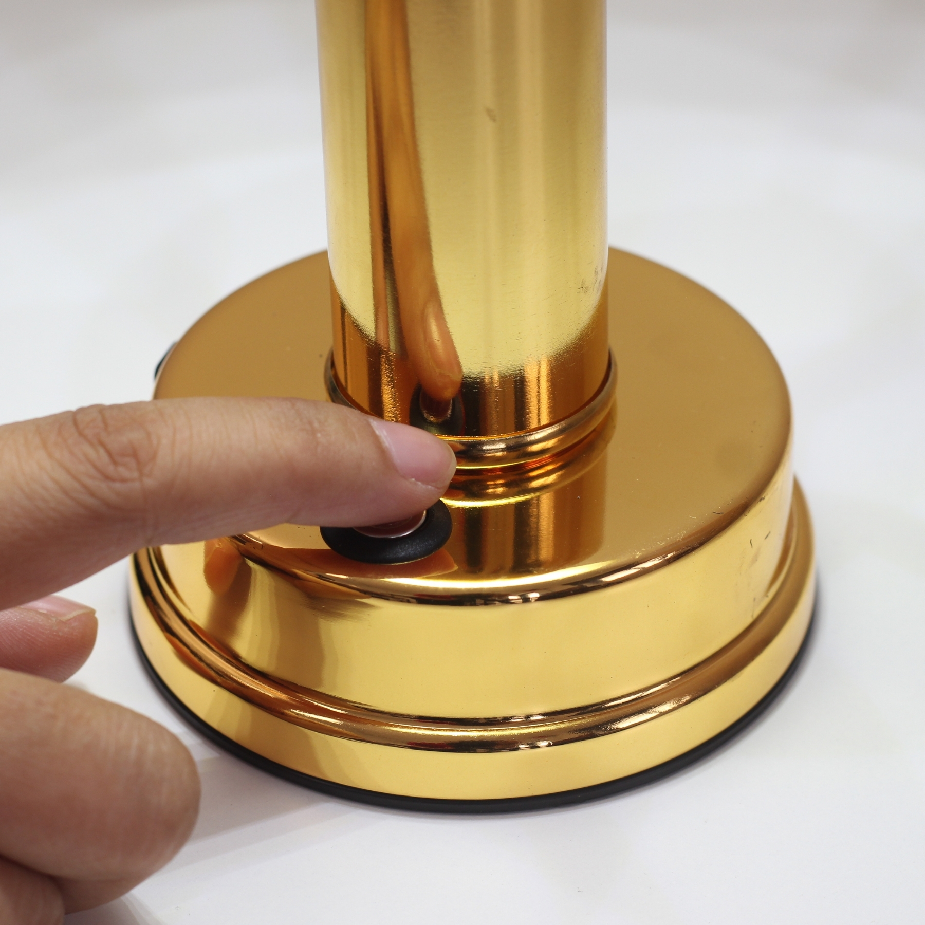 Đèn Bàn Trang Trí Quán Bar HUTA Light For Life Mã RESBED1