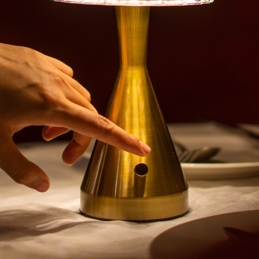 Đèn Bàn Trang Trí Nhà Hàng HUTA Light For Life Mã RESBED2