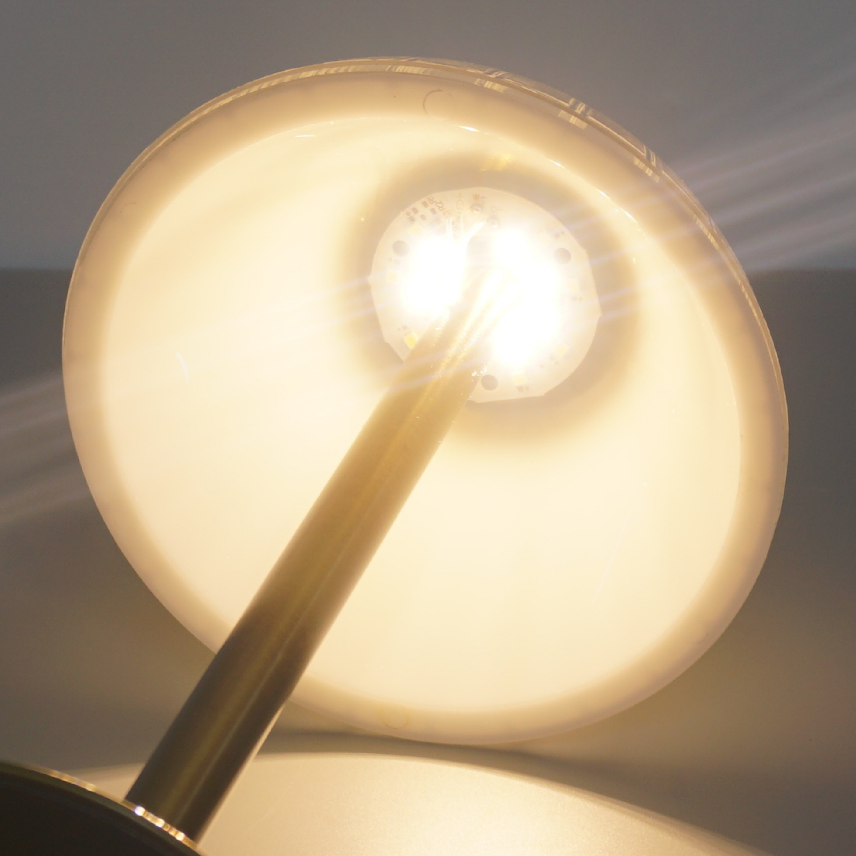 Đèn Bàn Trang Trí Nhà Hàng HUTA Light For Life Mã RESDUNON