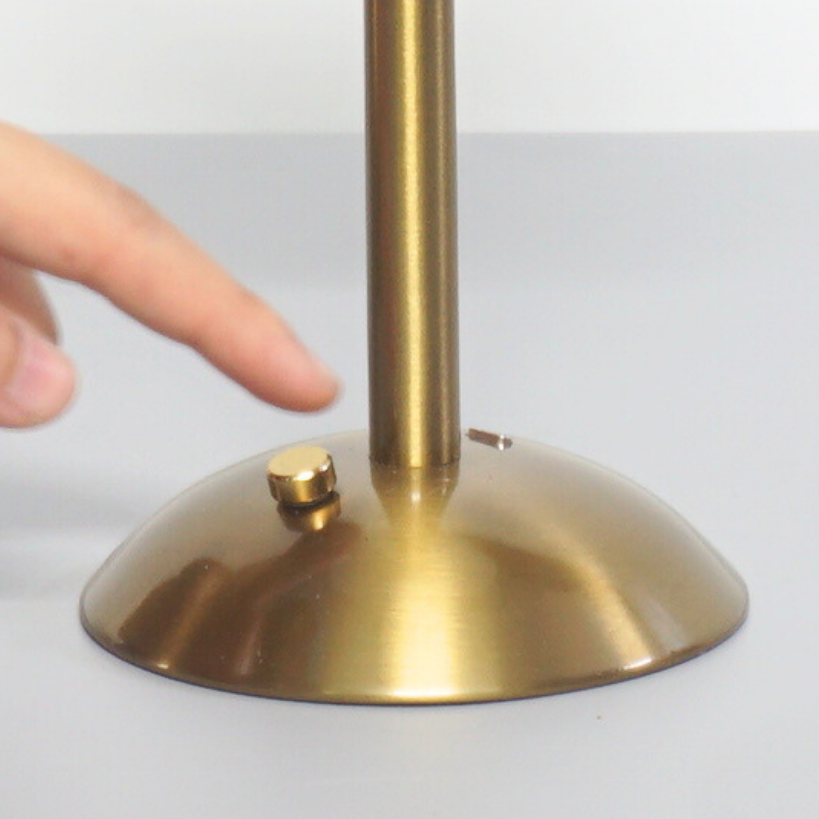 Đèn Bàn Trang Trí Nhà Hàng HUTA Light For Life Mã RESDUNON