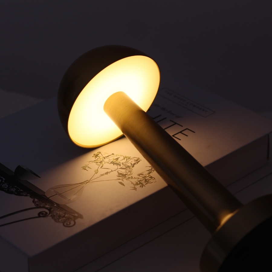 Đèn Bàn Trang Trí Nhà Hàng, Quán Bar HUTA Light For Life Mã RESNON