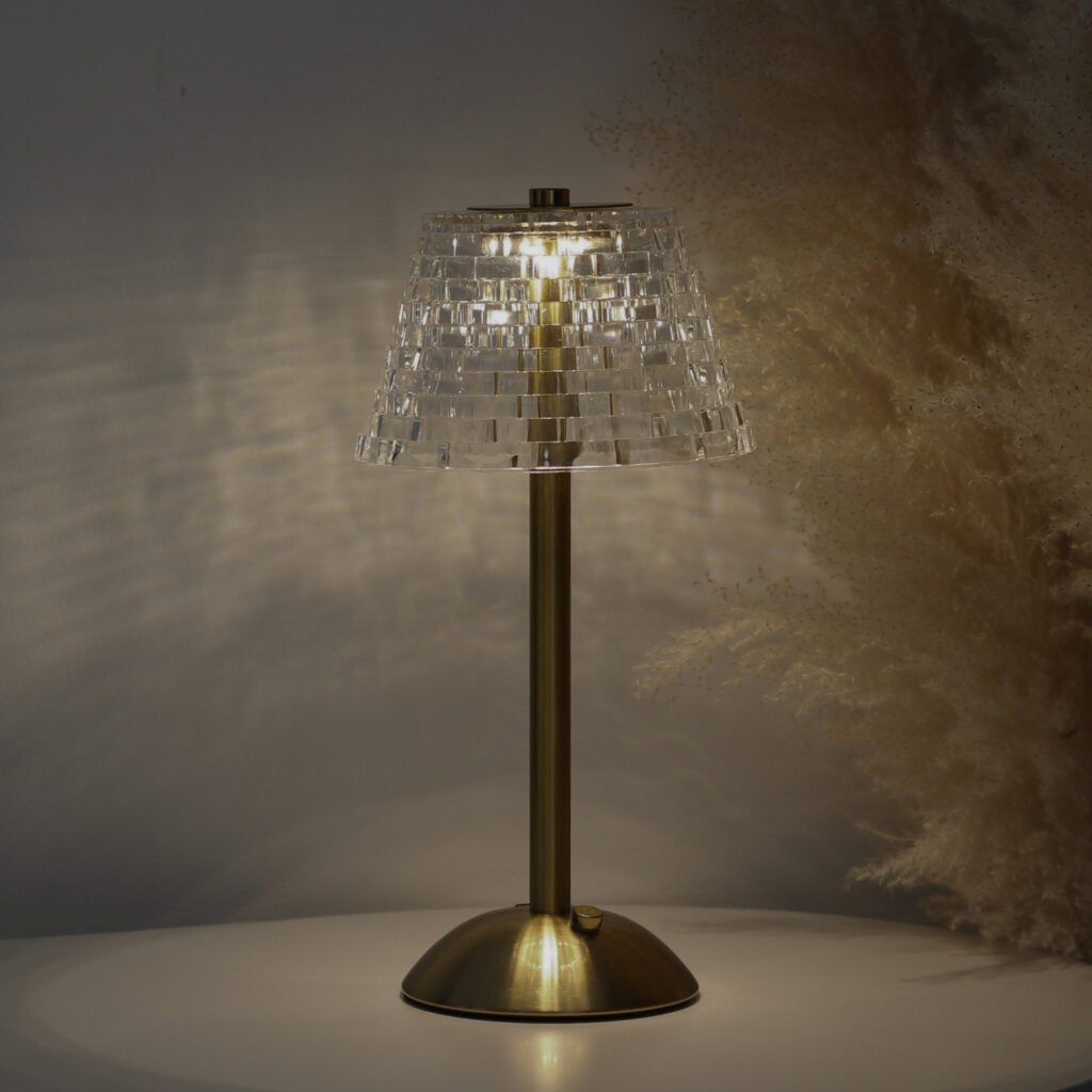 Đèn Bàn Trang Trí Nhà Hàng HUTA Light For Life Mã RESBED3