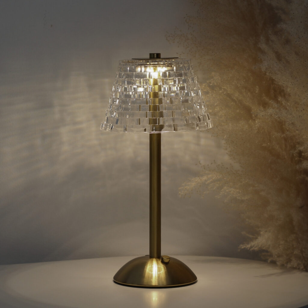 Đèn Bàn Trang Trí Nhà Hàng HUTA Light For Life Mã RESBED3