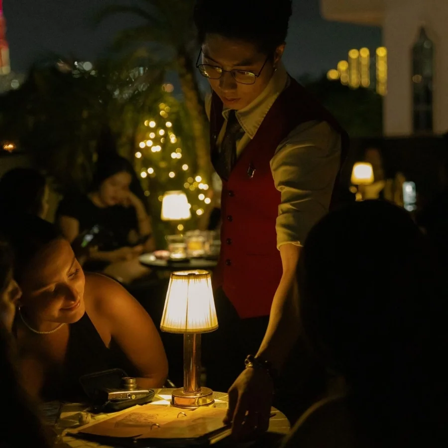 Đèn Bàn Trang Trí Quán Bar, Nhà Hàng HUTA Light For Life Mã RESBED1