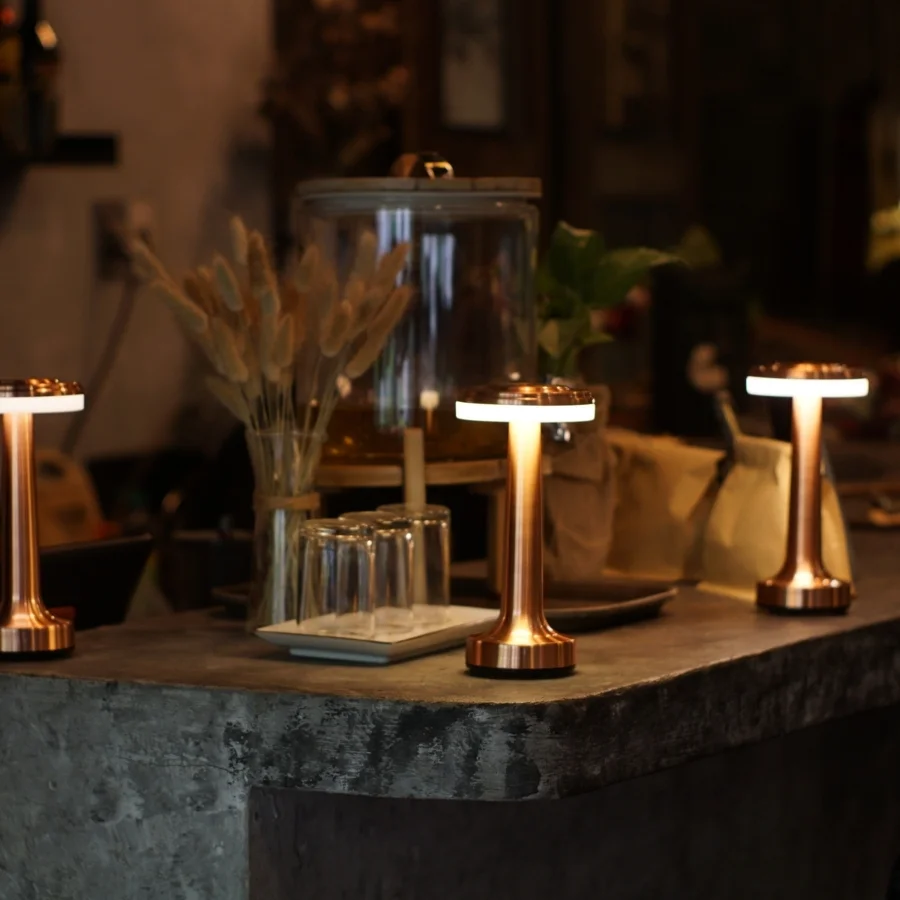Đèn Bàn Trang Trí Quán Bar, Nhà Hàng HUTA Light For Life Mã RESDIA1