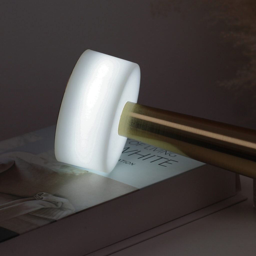 Đèn Bàn Trang Trí Quán Bar Nhà Hàng HUTA Light For Life Mã RESTA