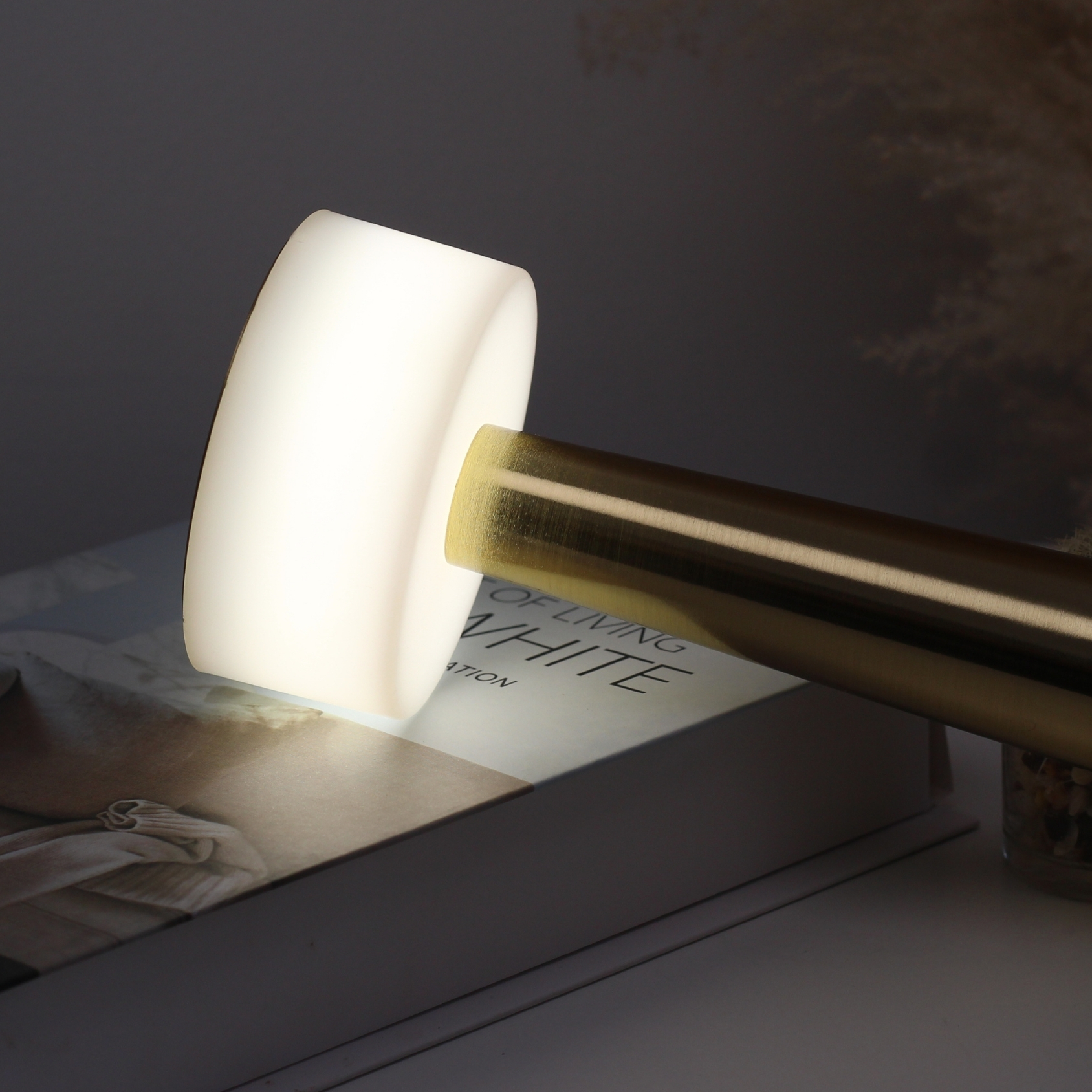 den ban trang tri quan bar nha hang huta light for life ma resta 8 1