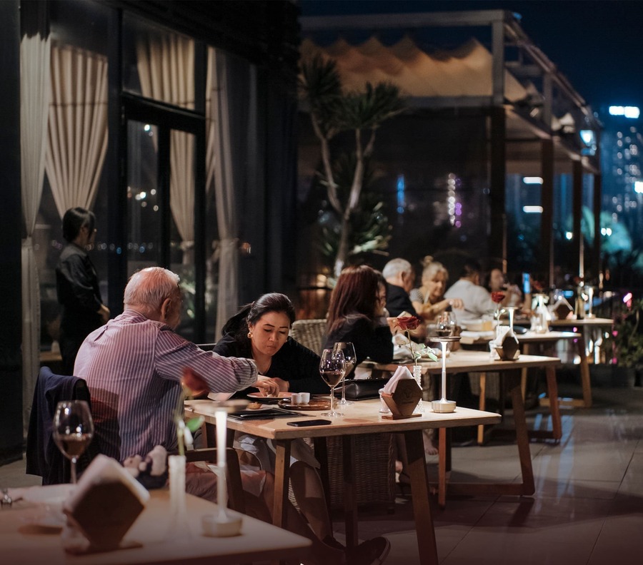 huta light for life cung cap den ban an nha hang for you teakhouse