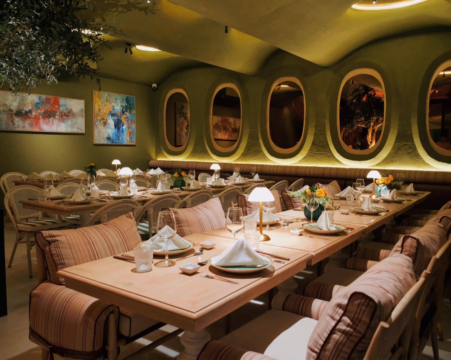 huta light for life cung cap den ban an nha hang la sirena