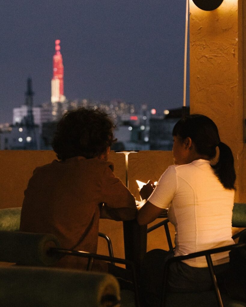 huta light for life cung cap den ban an quan bar gu saigon