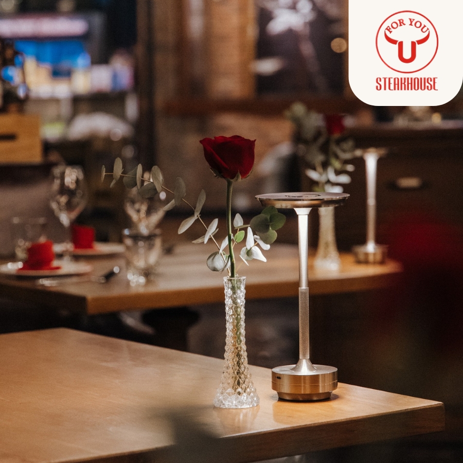 Những khách hàng cũng đã từng giống bạn khi không biết chọn mẫu đèn bàn nào cho nhà hàng