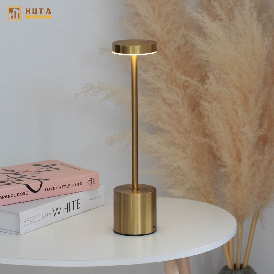 Hành Trình Bảo Trì Đèn Bàn Nhà Hàng Tại Steak Love - Chi Nhánh Diamond