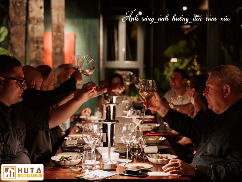 Bật Mí 3 Vai Trò Chính Của Đèn Bàn Ăn Trong Trải Nghiệm Thực Khách