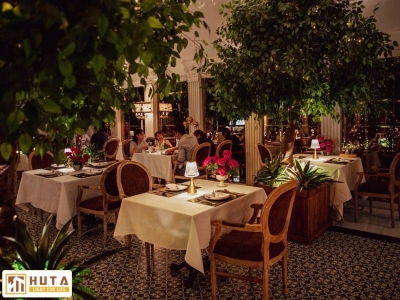 Xu Hướng Đèn Bàn Cho Nhà Hàng Hiện Đại – Giải Pháp Nâng Tầm Trải Nghiệm Không Gian