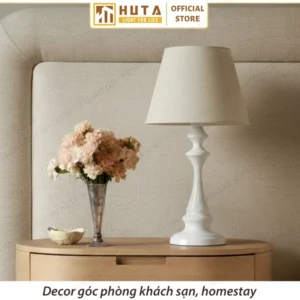 Đèn Ngủ Để Bàn Decor Khách Sạn, Tab Đầu Giường HUTA Light For Life Thân Kim Loại Mã T2