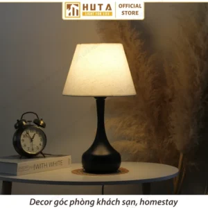 Đèn Ngủ Để Bàn Decor Khách Sạn, Tab Đầu Giường HUTA Light For Life Thân Kim Loại Mã T3