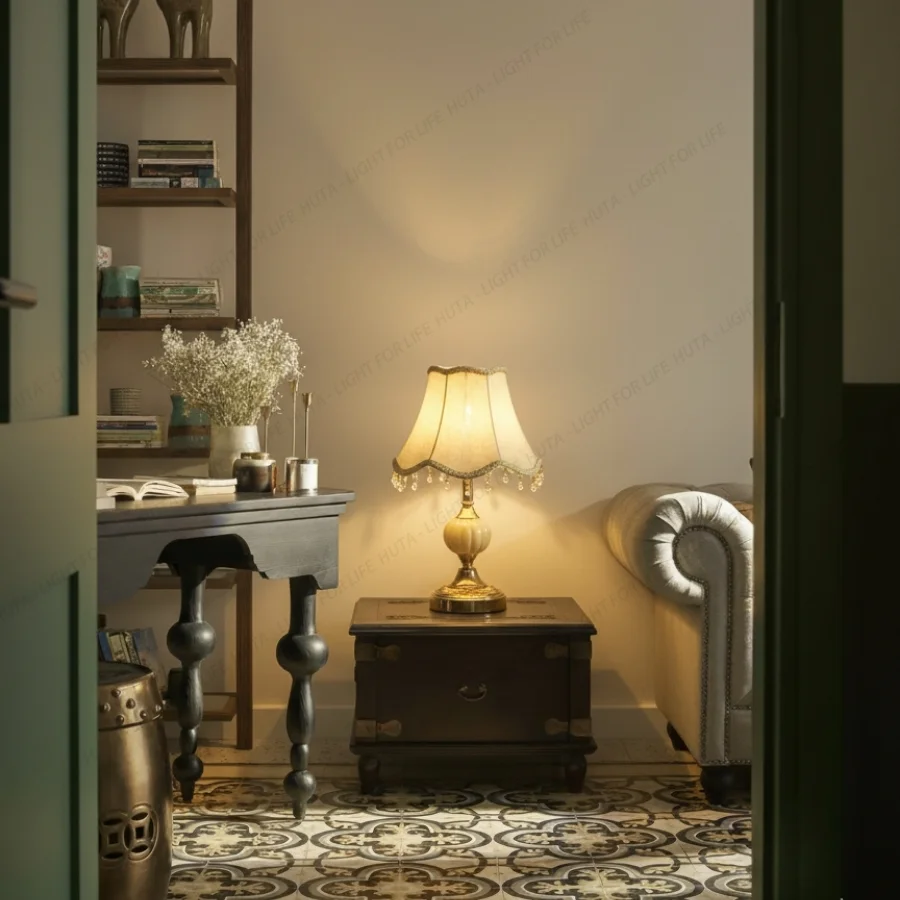 Ứng dụng của đèn ngủ để bàn khách sạn thân kim loại mã CD1 và phong cách không gian