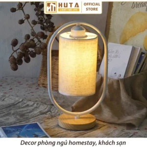Đèn Ngủ Để Bàn Khách Sạn, Tab Đầu Giường HUTA Light For Life Phong Cách Mộc Mạc Thân Gỗ Mã G6