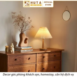 Đèn Ngủ Để Bàn Khách Sạn, Tab Đầu Giường HUTA Light For Life Phong Cách Vintage Thân Gỗ Mã G5