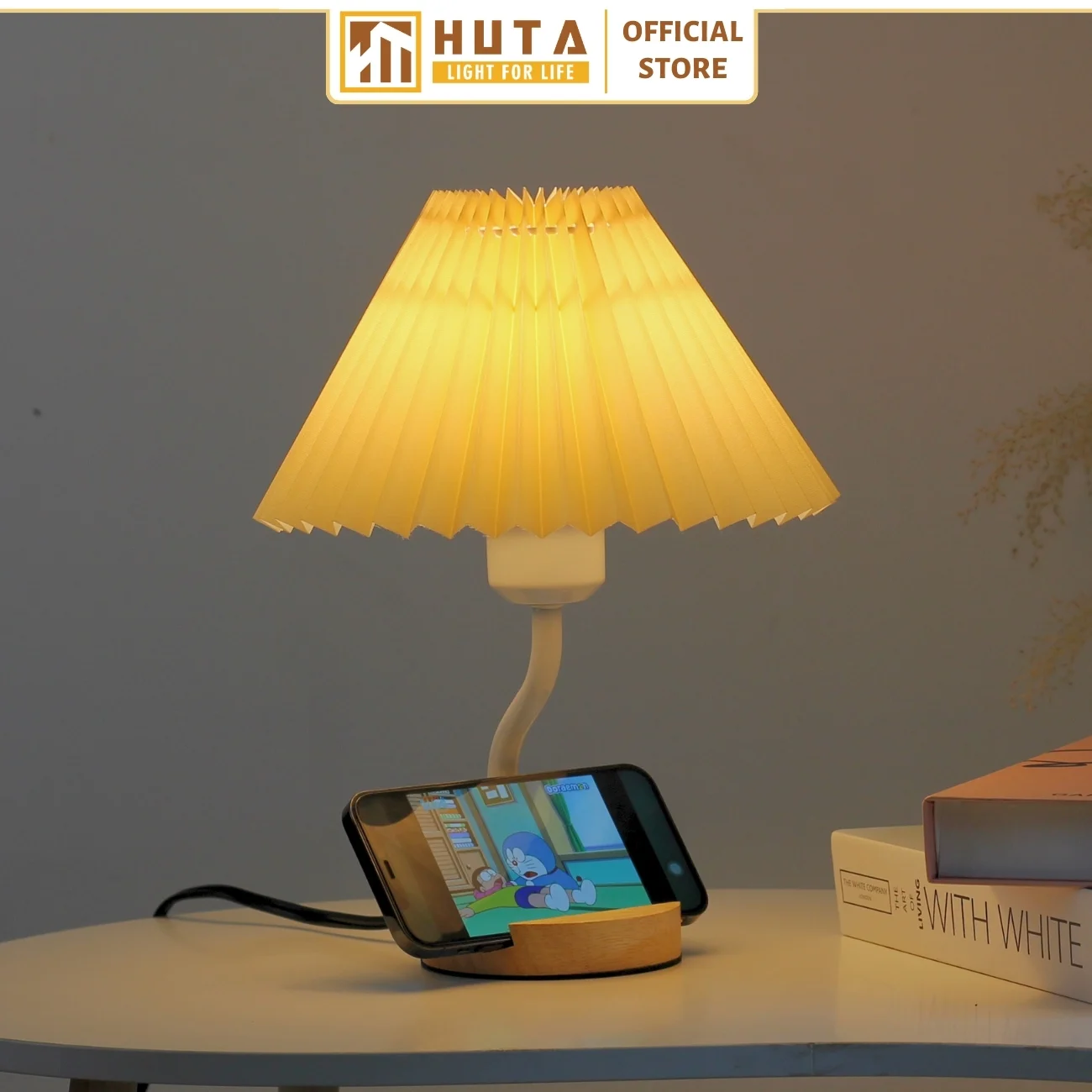 Đèn Ngủ Để Bàn Khách Sạn, Tab Đầu Giường HUTA Light For Life Phong Cách Vintage Thân Gỗ Mã G8