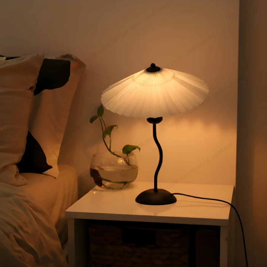 Ứng dụng của đèn ngủ để bàn khách sạn thân kim loại mã T11 và phong cách không gian