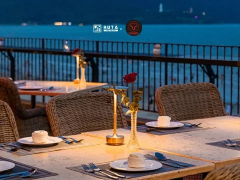 trang chu den ban horeca cho nha hang quan bar 45