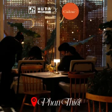 hinh anh thuc te den de ban an tai nha hang quan bar 34