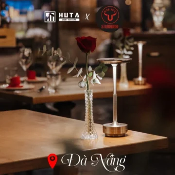 hinh anh thuc te den de ban an tai nha hang quan bar 38