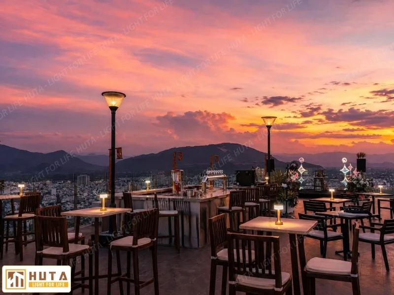 Hidden Bar, Rooftop Và Lounge Nên Dùng Đèn Bàn Gì?