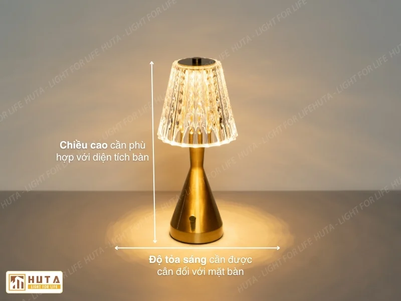 Kích Thước Đèn Bàn Trang Trí: Cao Và Tỏa Sáng Bao Nhiêu?
